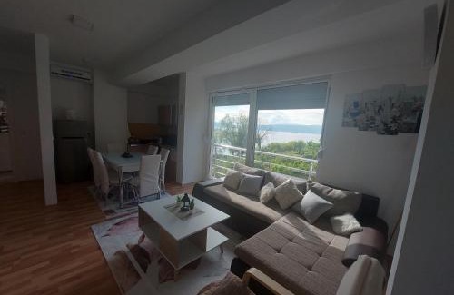 Elshani Apartamento | APARTMENT ANA v-Peshtani