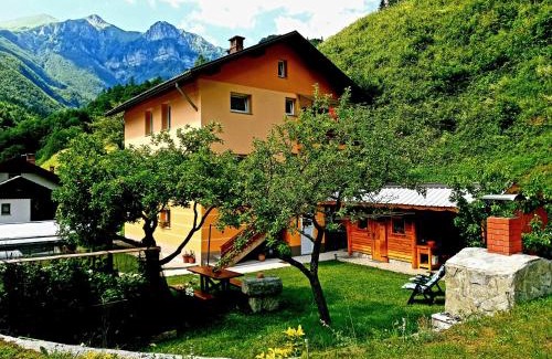 Podbrdo Apartamento | Apartment and Garden house among the mountains