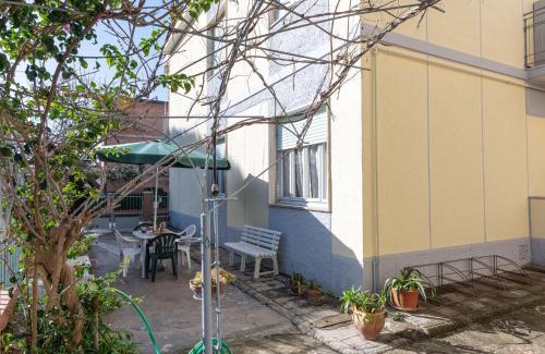 Follonica Apartamento | Apartment Angela by Interhome