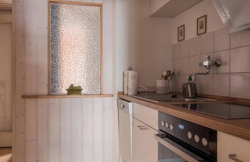 Altstadt Apartamento | Apartment "Angelika" in Urban Heritage House near Lake Constance with Wi-Fi & Patio