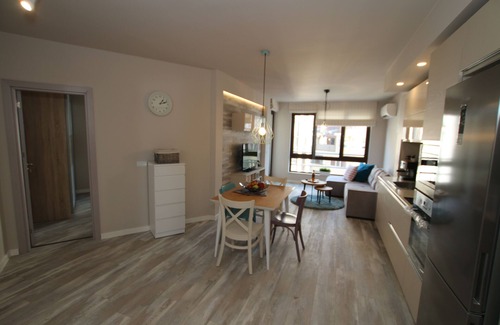 Varna Apartamento | APARTAMENTO ANGELOV 1, Apartamento de 1 dormitorio con balcón y vista a la ciudad, 80 metros cuadrados