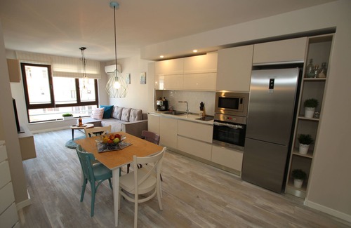 Varna Apartamento | APARTAMENTO ANGELOV 1, Apartamento de 1 dormitorio con balcón y vista a la ciudad, 80 metros cuadrados