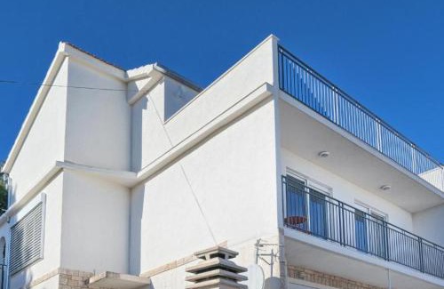 Seget Donji Apartamento | Apartment Aniva - 50 m from the sea
