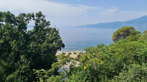 Sarsoni Apartamento | Apartment Antonija with seaview