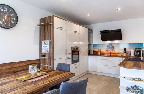 Imst Apartamento | Apartamento 'Apart Elias' con vistas a la montaña, terraza compartida y Wi-Fi