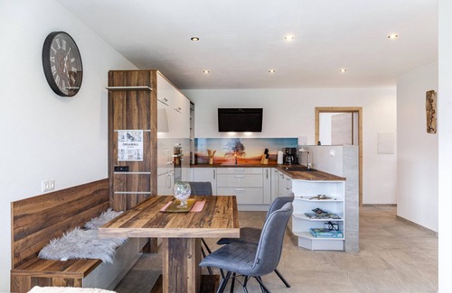 Imst Apartamento | Apartamento 'Apart Elias' con vistas a la montaña, terraza compartida y Wi-Fi