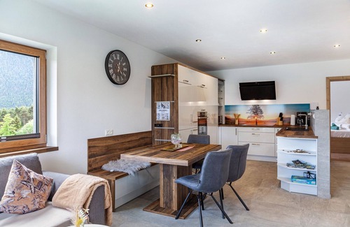 Imst Apartamento | Apartamento 'Apart Elias' con vistas a la montaña, terraza compartida y Wi-Fi