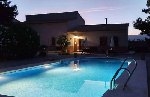 Velez Rubio Apartamento | Apartamento 'Apartamento Nispero' con vistas a la montaña, Wi-Fi y aire acondicionado.