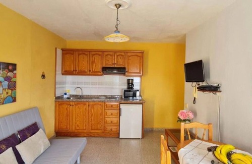 Los Llanos de Aridane Apartamento | Apartamento 'Apartamento 6' con piscina compartida, terraza privada y Wi-Fi