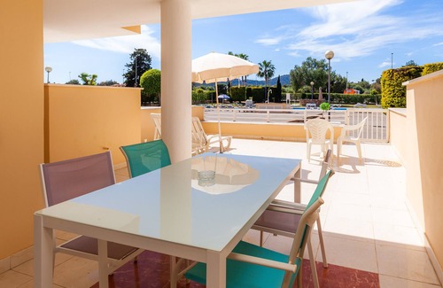 Cala Bona Apartamento | Apartamento 'Apartamento Espiga' con piscina compartida, Wi-Fi y aire acondicionado