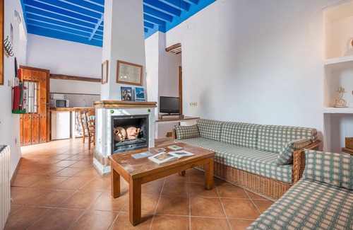 La Zubia Apartamento | Apartamento 'Apartamento La Cuadra' con vistas a la montaña, piscina compartida y Wi-Fi