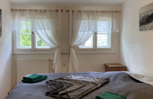 Altenberg Cama Y Desayuno | Apartment/apartment, shower and bath, WC, mountain side - Pension ZUR 23