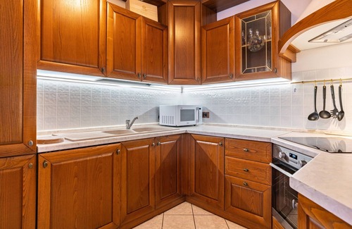 Cles Apartamento | Apartamento 'Appartamento Cles' con vistas a la montaña, balcón y Wi-Fi