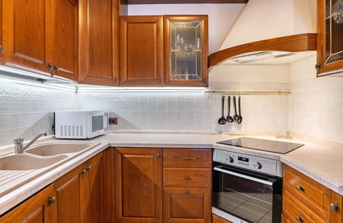 Cles Apartamento | Apartamento 'Appartamento Cles' con vistas a la montaña, balcón y Wi-Fi