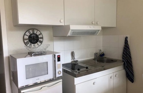 Jard-sur-Mer Apartamento | Apartamento 'Appartement Au Parc De La Grange' con piscina compartida y balcón