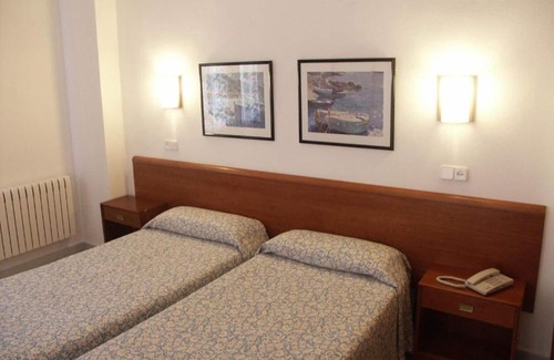 Cala Figuera Apartamento | Apartment 'Apto Villa Sirena Vista Jardin' with Sea View, Wi-Fi and Air Conditioning