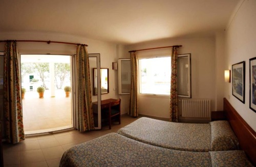 Cala Figuera Apartamento | Apartment 'Apto Villa Sirena Vista Piscina' with Shared Pool, Wi-Fi and Air Conditioning