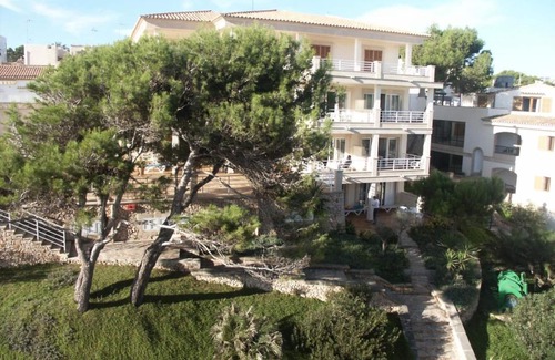 Cala Figuera Apartamento | Apartment 'Apto Villa Sirena Vista Piscina' with Shared Pool, Wi-Fi and Air Conditioning