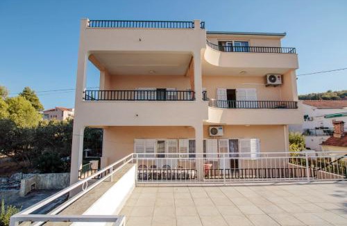 Arbanija Apartamento | Apartment Arbanija 1122b