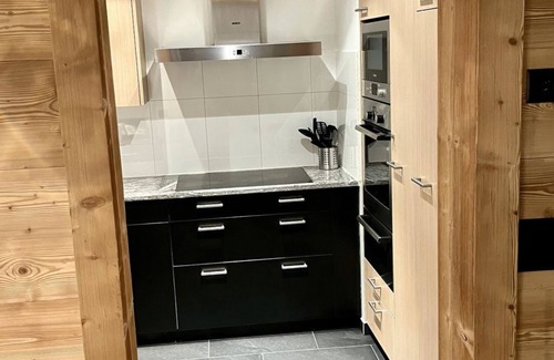 Saanenmoeser Apartamento | Apartamento Ariel by Interhome