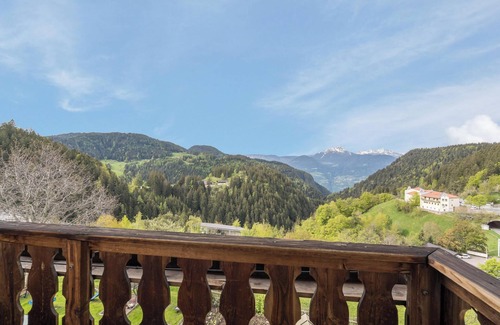 Avelengo Apartamento | Apartamento "Aster - Nusserhof" cerca de la estación de esquí con vistas a la montaña y balcón
