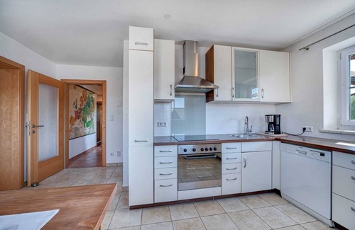 Berndorf bei Salzburg Apartamento | Apartamento 'Reichl' con balcón y Wi-Fi