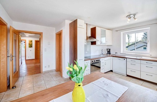 Berndorf bei Salzburg Apartamento | Apartamento 'Reichl' con balcón y Wi-Fi