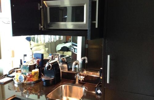 South Beach Apartamento | Apartment at De Soleil Hotel on Ocean Drive