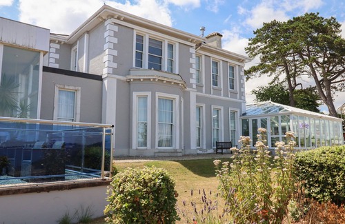 Babbacombe Cabaña | Apartment at Morningside Hotel