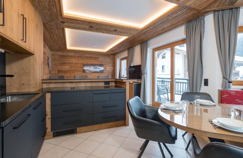 Hinterglemm Apartamento | Apartment by the ski slope with sunny terrace