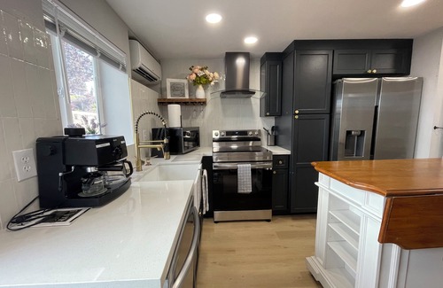 Pine Park Neighborhood Apartamento | Apartment at the Bowl