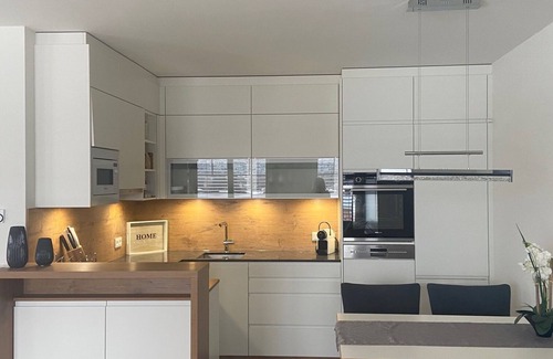 Augsdorf Apartamento | Apartamento con vista al lago y acceso al lago en una zona tranquila Veldens