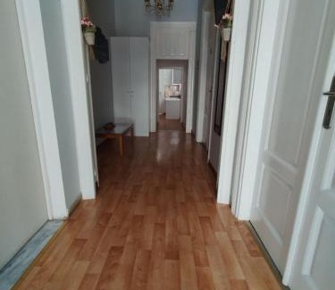 Agios Panteleimonas Casa | Apartment Atiki metro shared bathroom and kitchen