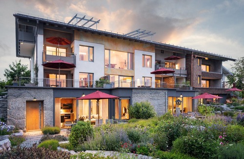 Pelham Apartamento | Apartment "Atmos" with Lake View, Shared Garden & Wi-Fi