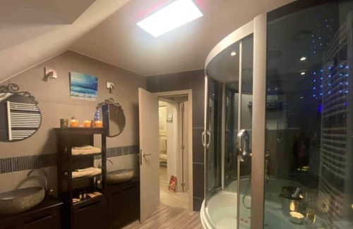 Hotton Casa | Apartamento Au Fil de l'Eau con bañera de hidromasaje en Hotton