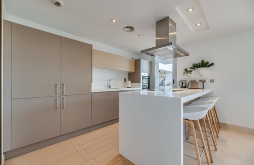 Benahavis Apartamento | Apartamento 'Avalon' con vistas al mar, Wi-Fi y aire acondicionado