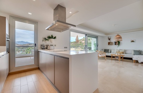 Benahavis Apartamento | Apartamento 'Avalon' con vistas al mar, Wi-Fi y aire acondicionado