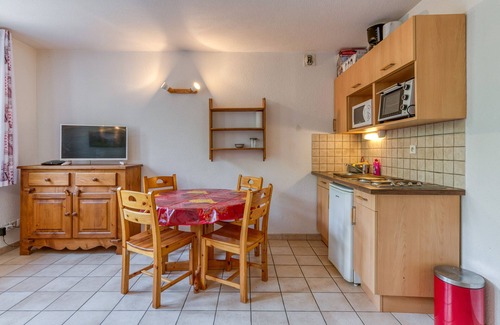 Le Bourg-d'Oisans Apartamento | Apartamento 'B4 Ecureuil' con vistas a la montaña, jardín compartido y Wi-Fi
