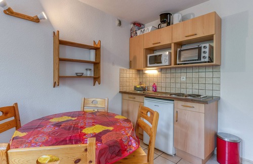 Le Bourg-d'Oisans Apartamento | Apartamento 'B4 Ecureuil' con vistas a la montaña, jardín compartido y Wi-Fi