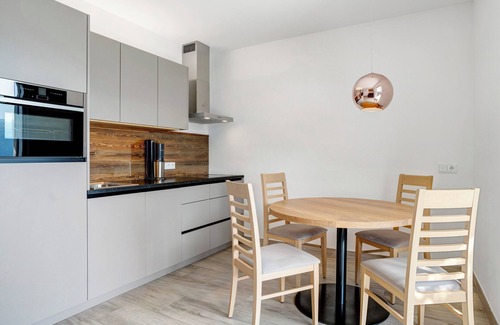 Tramin Apartamento | Apartamento 'Bacchushof Cabernet' con vistas a la montaña, Wi-Fi y aire acondicionado