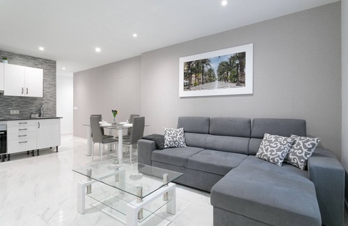 Sant Blai Apartamento | Apartamento 'Bañuls' con terraza privada, Wi-Fi y aire acondicionado
