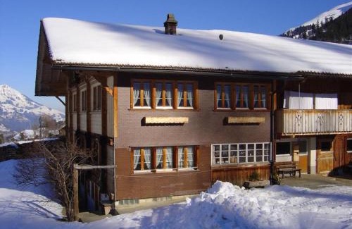 Achsete Apartamento | Apartment Bauernhaus Uf dr Flue by Interhome