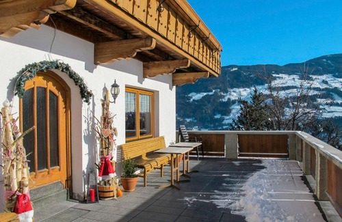 Schlitters Apartamento | Apartment Baumannerhof-1 by Interhome