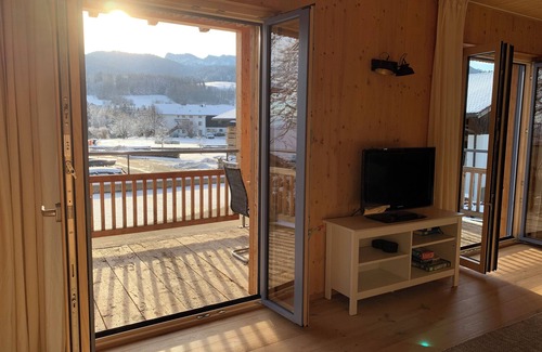 Bernau am Chiemsee Apartamento | Apartment Berg 90sqm with balcony, max. 6 persons