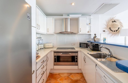 Puerto de Soller Apartamento | Apartamento 'Primera línea de playa Port De Soller' con terraza privada, Wi-Fi y aire acondicionado.