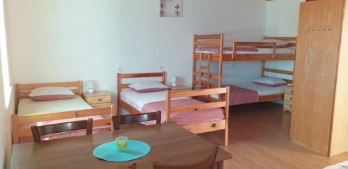 Crni Kal Apartamento | Apartment Beautiful Črni Kal
