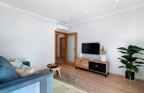 Tavira Apartamento | Apartment 'Beira Mar - 1º Esquerdo' with Balcony, Wi-Fi and Air Conditioning