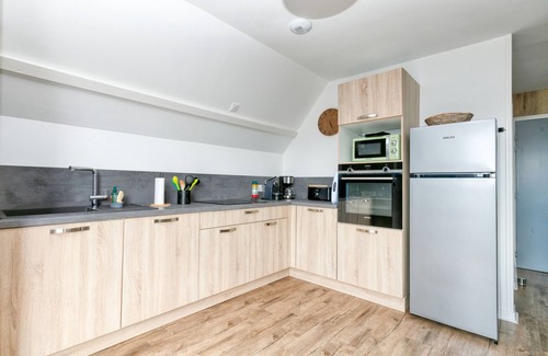 La Turballe Apartamento | Apartamento 'Bel Appartement - 2min Plage' con vistas al mar y balcón