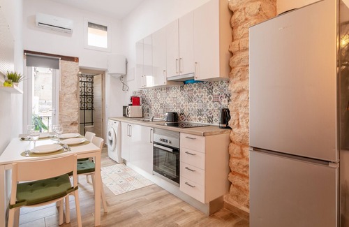 San Anton Apartamento | Apartamento "Bel Rustique" con jardín privado y Wi-Fi