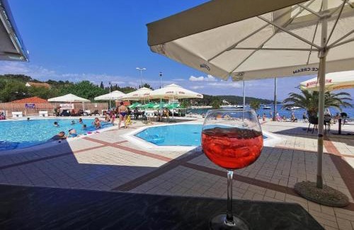 Necujam Apartamento | Apartment Bella Mit Balkon Und Terrasse In Necujam